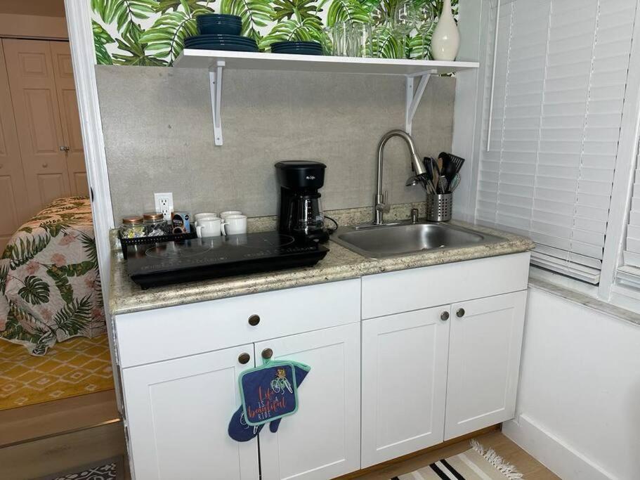 Apartamento Sleeps 3, Casa Tropical In *